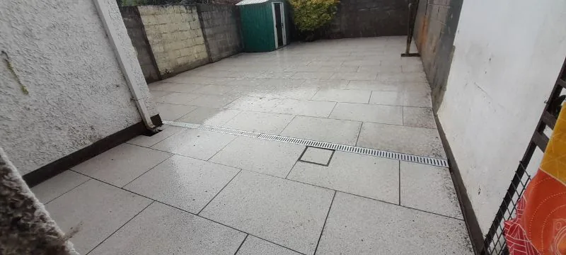 Porcelain patio surface in Dublin during wet weather